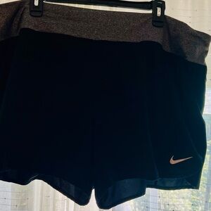 ‼️NIKE WMS DRI-FIT RUNNING/WORKOUT/YOGA ATHLETIC SHORTS SZ 2x LIKE NEW‼️